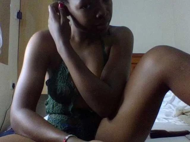 Freechat lovergal-01 on BongaCams