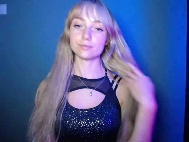 Offline LuciaLovely on BongaCams