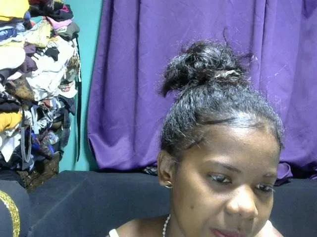 Freechat Maha19x on BongaCams