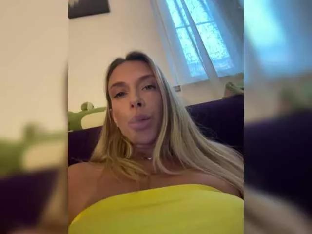 Offline merrybaby on BongaCams