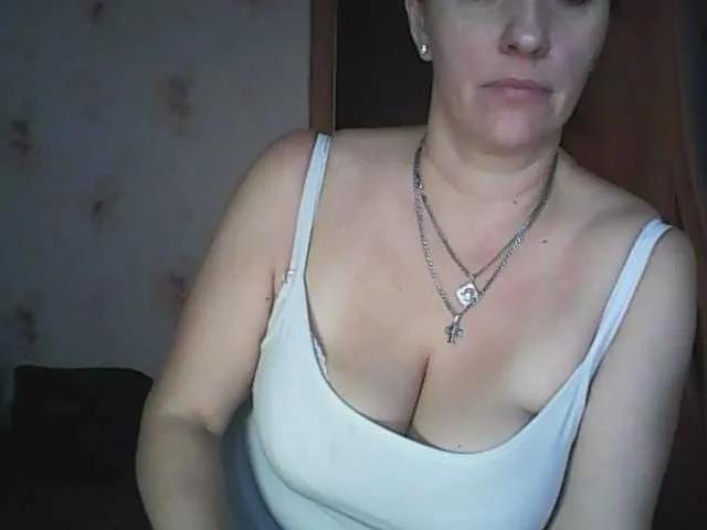 Offline MissieLorrie on BongaCams