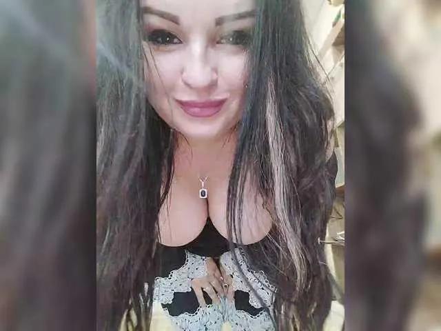 Freechat Monica- on BongaCams