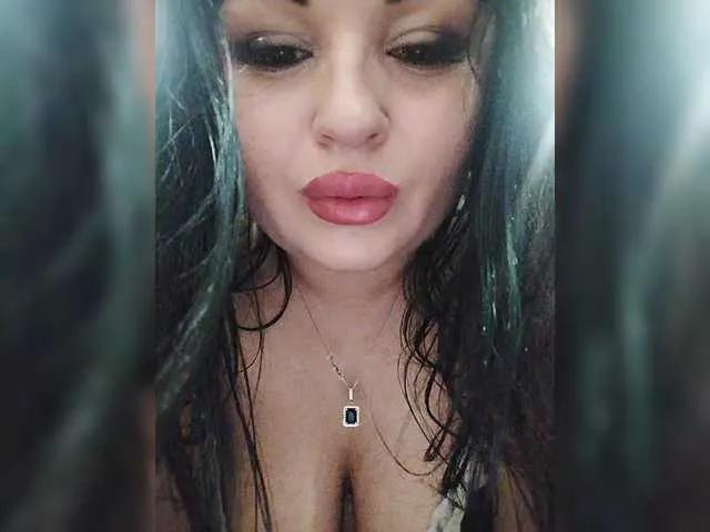 Freechat Monica- on BongaCams