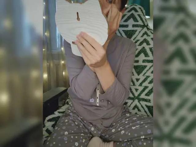 Offline MyLittlegi on BongaCams