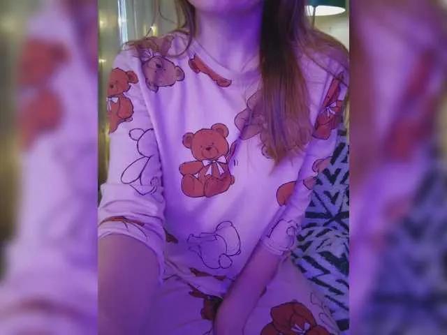 Offline MyLittlegi on BongaCams