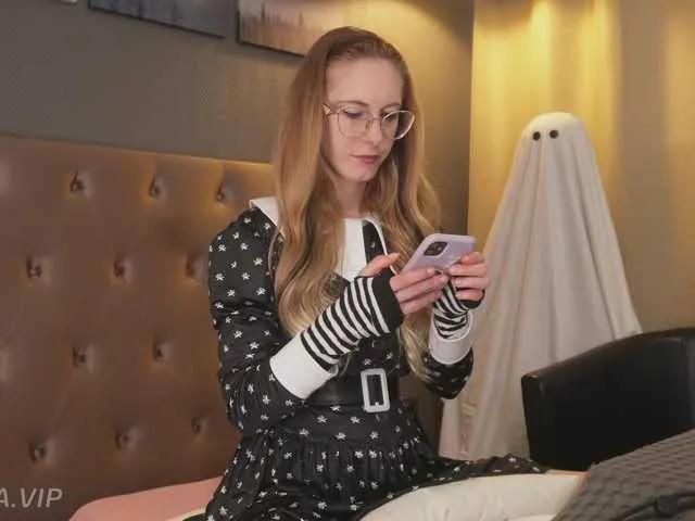 Offline Nikki-Gia on BongaCams