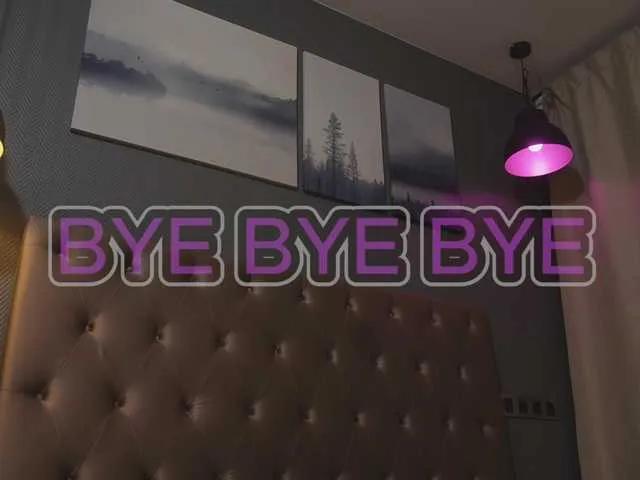 Offline Nikki-Gia on BongaCams