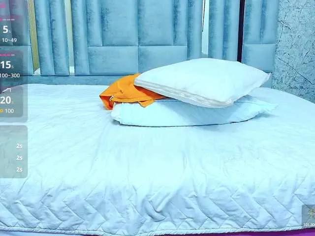 Offline playfulcurvy on BongaCams