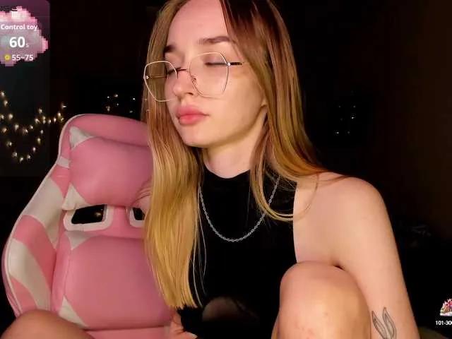 Freechat Polikinesis on BongaCams