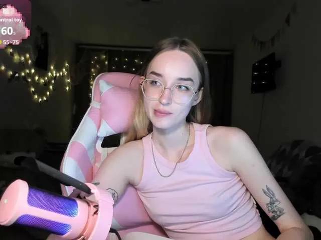 Freechat Polikinesis on BongaCams