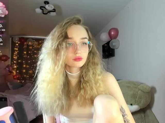 Freechat Polikinesis on BongaCams