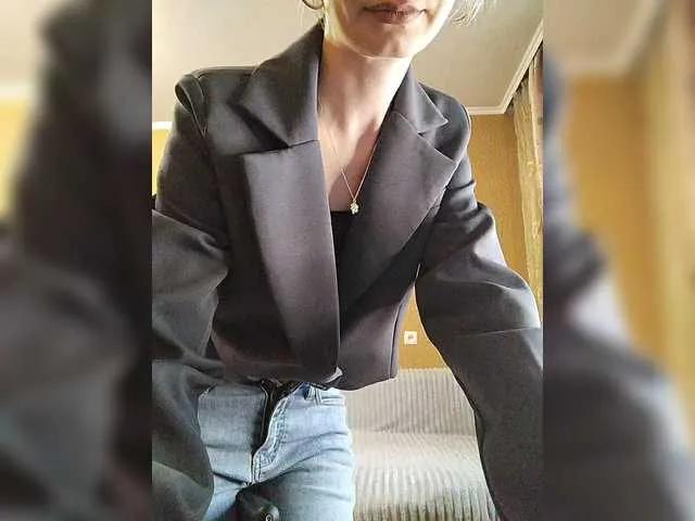 Offline prettyKris on BongaCams