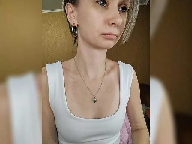 Offline prettyKris on BongaCams