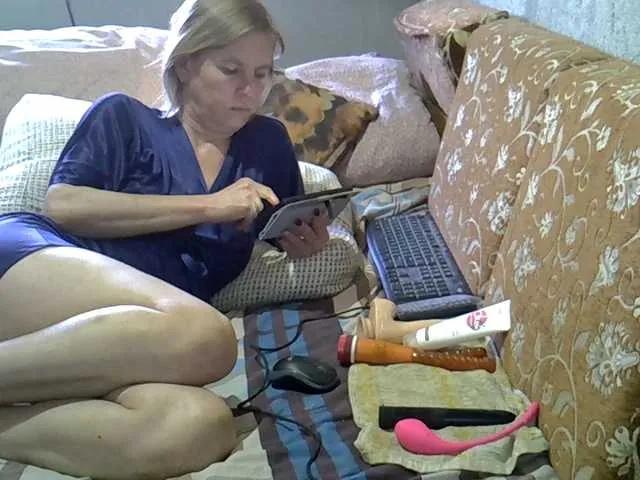 Offline ptichka38 on BongaCams