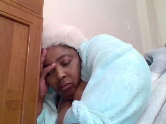 Offline pussylips53 on BongaCams