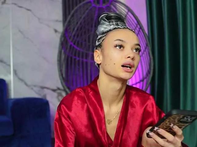 RachelRavee's avatar