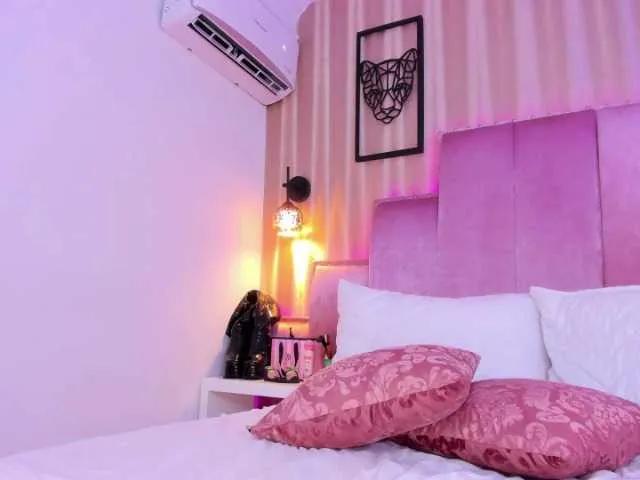 Offline SamanthaAdelle on BongaCams