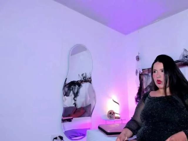 Offline SamanthaDiamonds on BongaCams