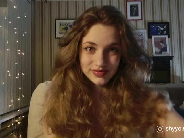 Freechat sarahsupershy on BongaCams