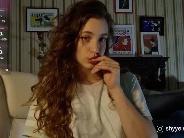 Freechat sarahsupershy on BongaCams