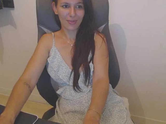 Offline siennads on BongaCams