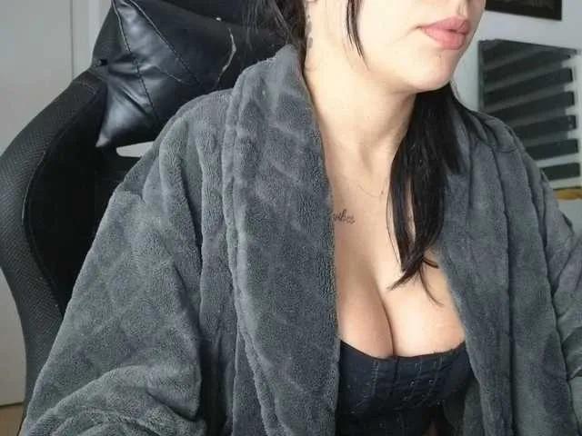 Offline SrtaJhenny on BongaCams