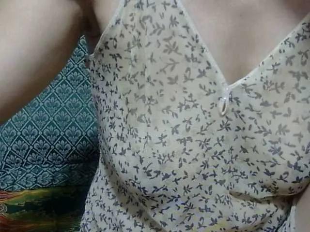 Offline sweetmama17 on BongaCams