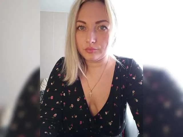 Freechat Tanysha-1 on BongaCams