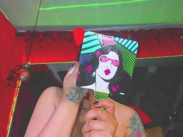 Offline taylorhardcor on BongaCams