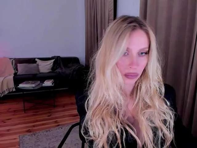 Offline ToxicBlonde on BongaCams