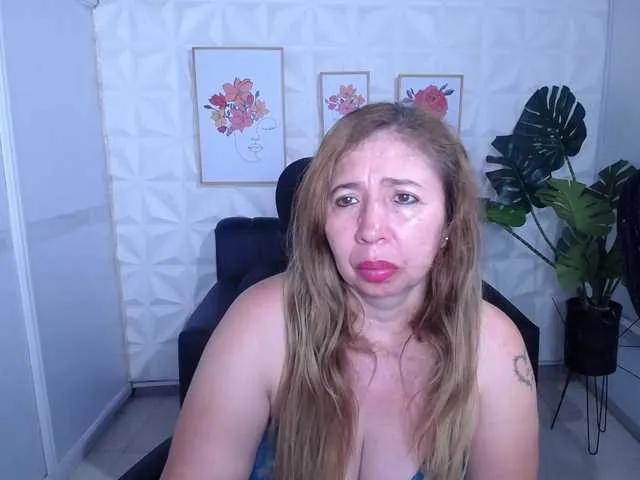 Freechat Valentina-mature on BongaCams