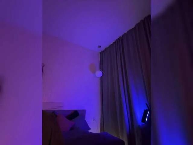 Offline WhoreMira on BongaCams