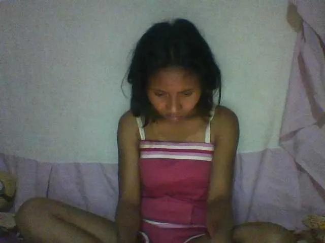 Offline YoungNatie on BongaCams