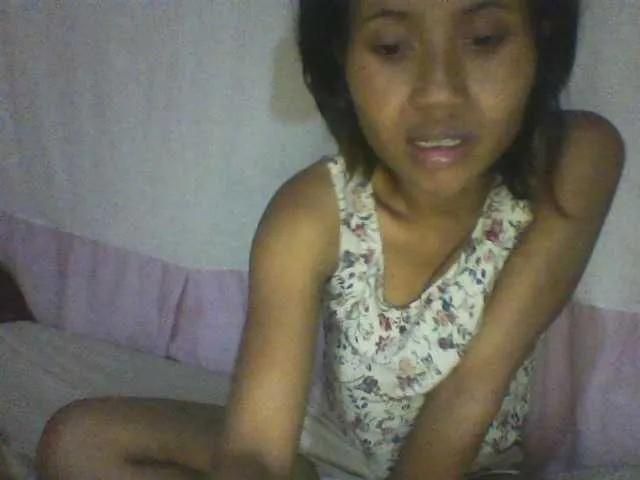 Offline YoungNatie on BongaCams