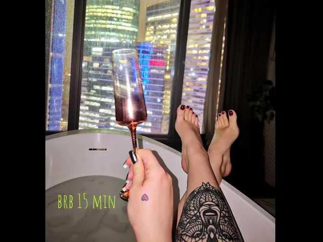 Offline YURIEVNA13 on BongaCams