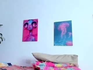 alana-111 on CamSoda 