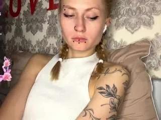 Offline albertacovert on CamSoda