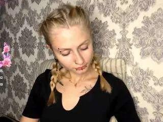 Offline albertacovert on CamSoda