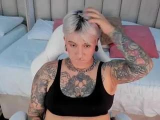 Freechat amyhouse on CamSoda