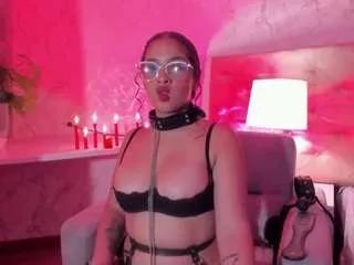 Offline ariaarose on CamSoda
