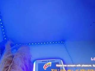 Offline arthemisa-hot on CamSoda