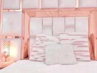 Offline carlee-jones on CamSoda