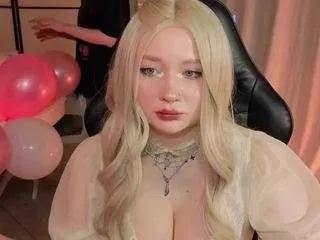 Offline carolinawinter on CamSoda