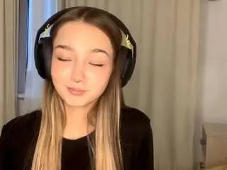 catalinaandersen — show my ass in pantie [GOAL MET]