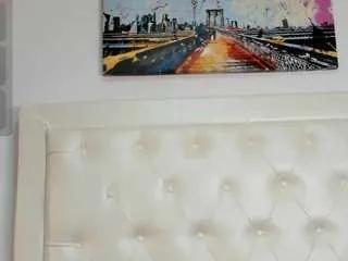 cocoqueenn on CamSoda 