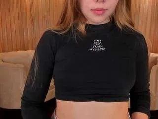 conniehot on CamSoda 
