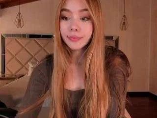 conniehot on CamSoda 