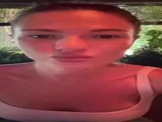 Offline dariadeli on CamSoda