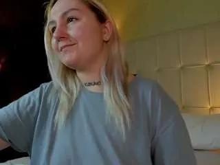 Freechat debbie-taylor on CamSoda