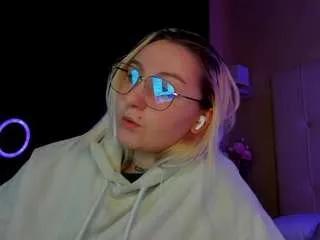 Freechat debbie-taylor on CamSoda